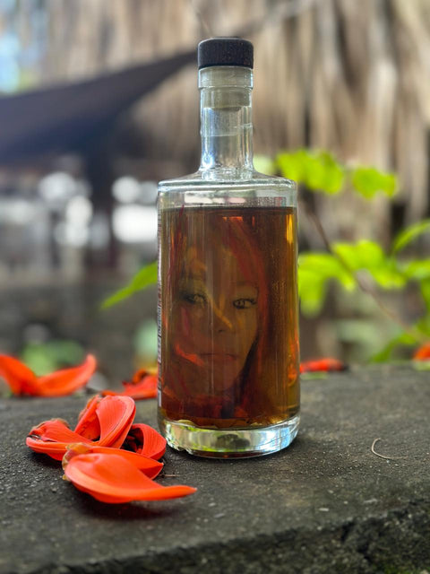 Rhum arrangé AMAZURA Tradition sirop d'érable du Québec et épices de la Réunion